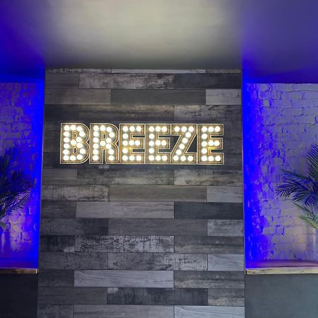 Breeze Suites - Luxury Group Accom - Sleeps 19 Blackpool Eksteriør bilde
