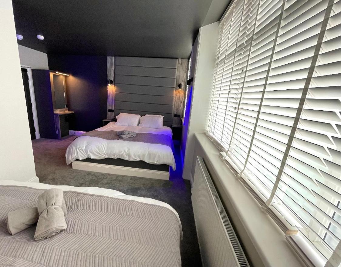 Breeze Suites - Luxury Group Accom - Sleeps 19 Blackpool Eksteriør bilde